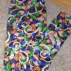 Lularoe leggings tall and curvy